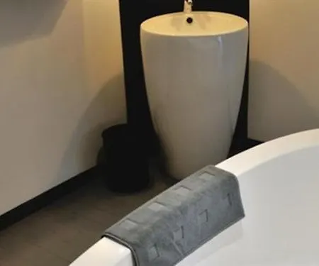 Lodges Lao Guest house Bully (Rhone)